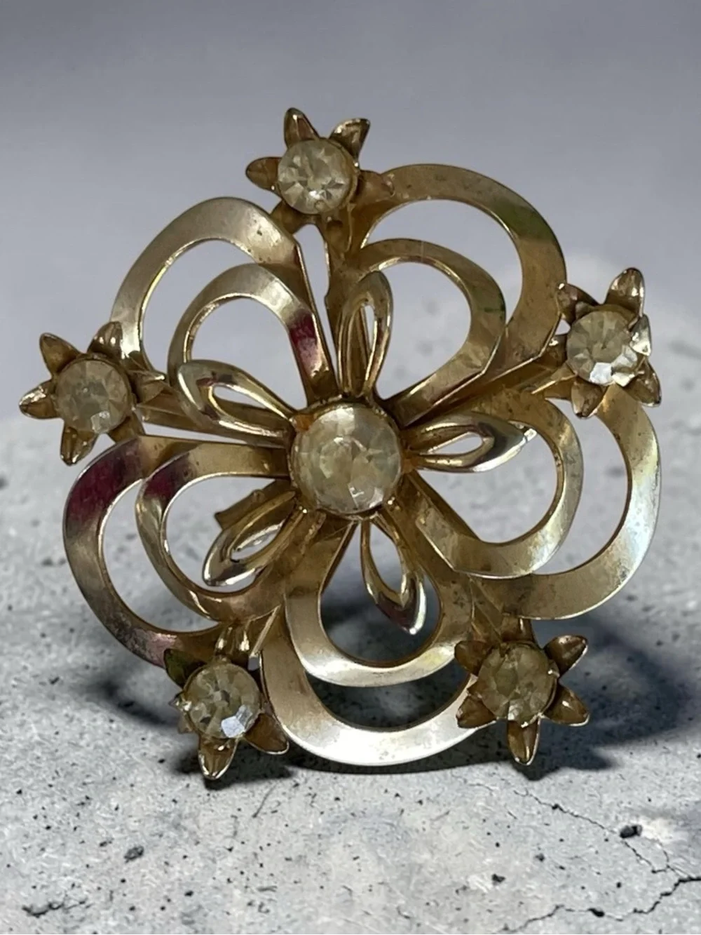 Vintage Mid Century Gold Tone Rhinestone Starburst Floral Brooch Pin